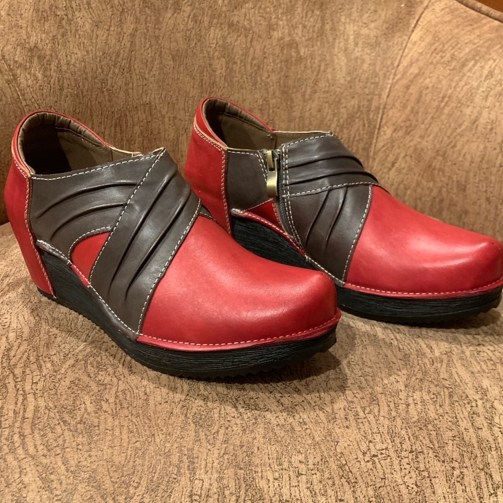 L’Artiste Spring Step Funtastic Clog - NWT!